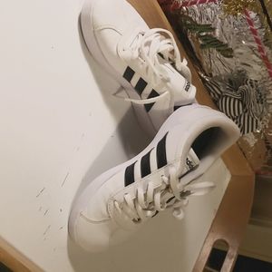 Kids Adidas tennis sneakers
